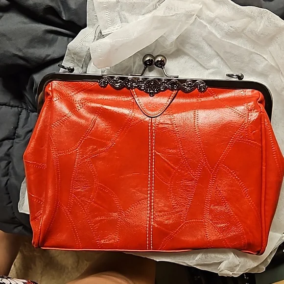 TODAY LAST CHANCE THIS PRICE NWOT Vintage kiss lock crossbody - Picture 5 of 7